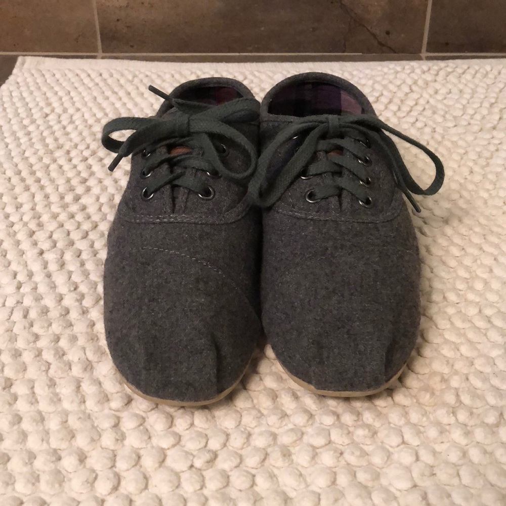 Toms grey felted shoes- moccasin/sneakers! 9.5!!